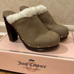 NWT Juicy Couture Studded Anora Taupe Mule Clogs Slip Ons Size 6.5 Medium